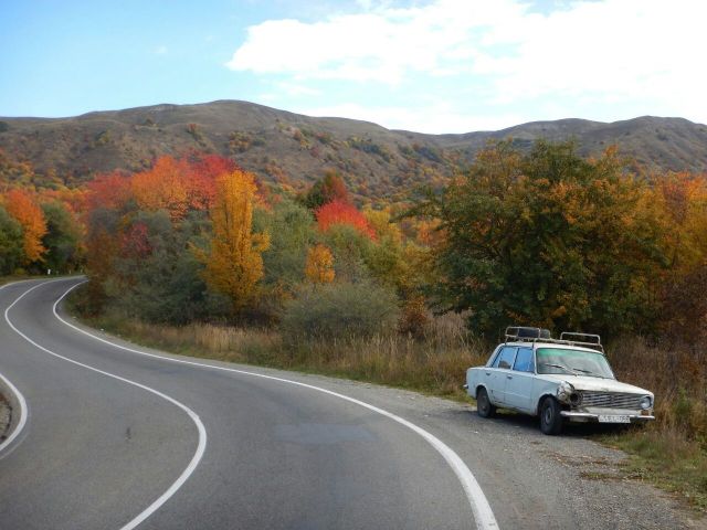 Autumn colours on Gombori Pass